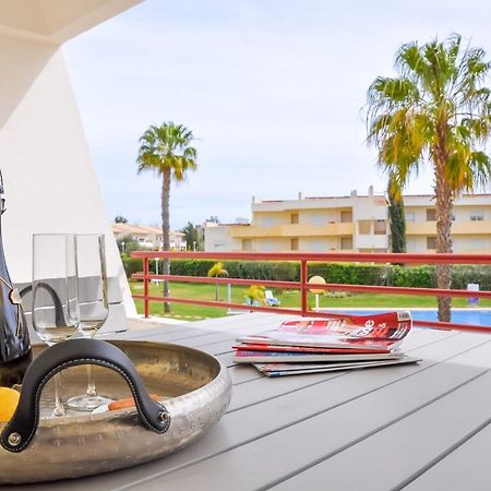 Lovelystay - 2Br Modern, Pool Access, Close To Marina & Beach Quarteira Dış mekan fotoğraf