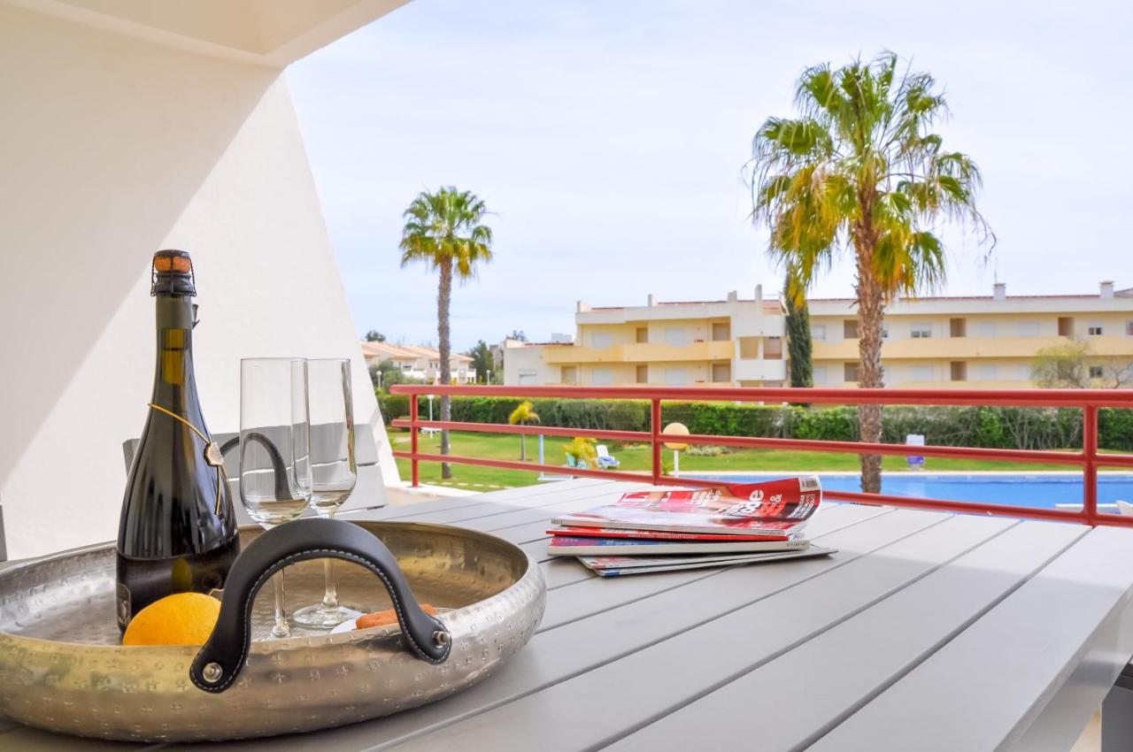 Lovelystay - 2Br Modern, Pool Access, Close To Marina & Beach Quarteira Dış mekan fotoğraf