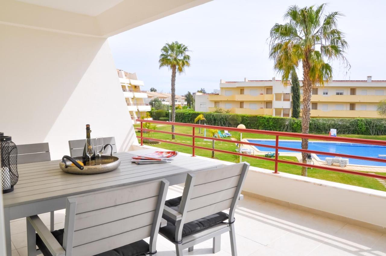 Lovelystay - 2Br Modern, Pool Access, Close To Marina & Beach Quarteira Dış mekan fotoğraf
