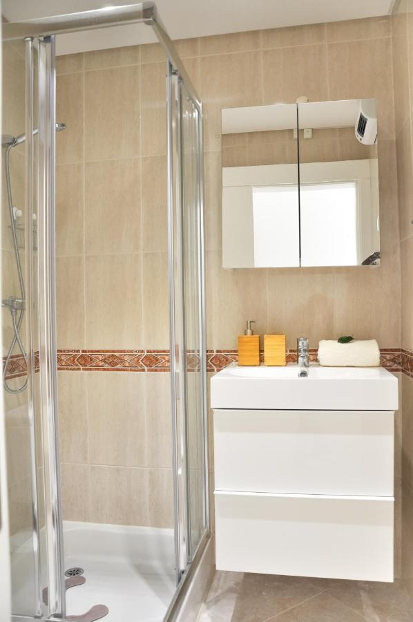 Lovelystay - 2Br Modern, Pool Access, Close To Marina & Beach Quarteira Dış mekan fotoğraf